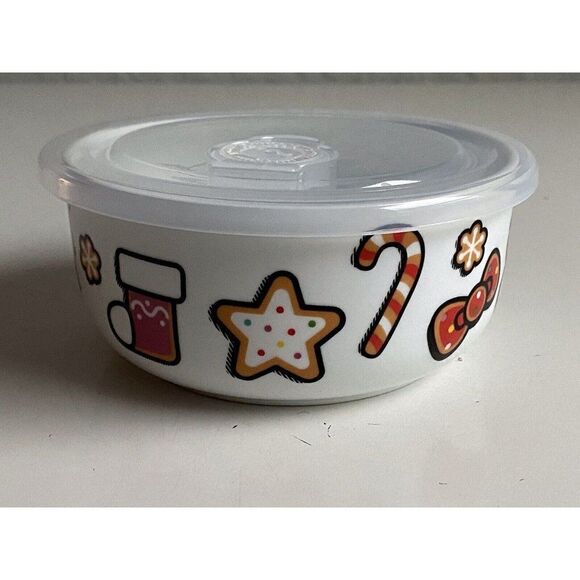 Hello Kitty Christmas Pressure Lid Ceramic Food Storage Bowl Container Small NEW - Picture 6 of 10
